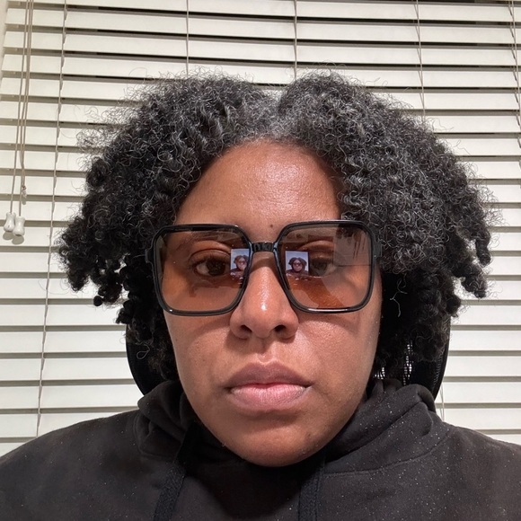 Chic Black Sunglasses with Brown Tinted Lenses - Picture 6 of 7